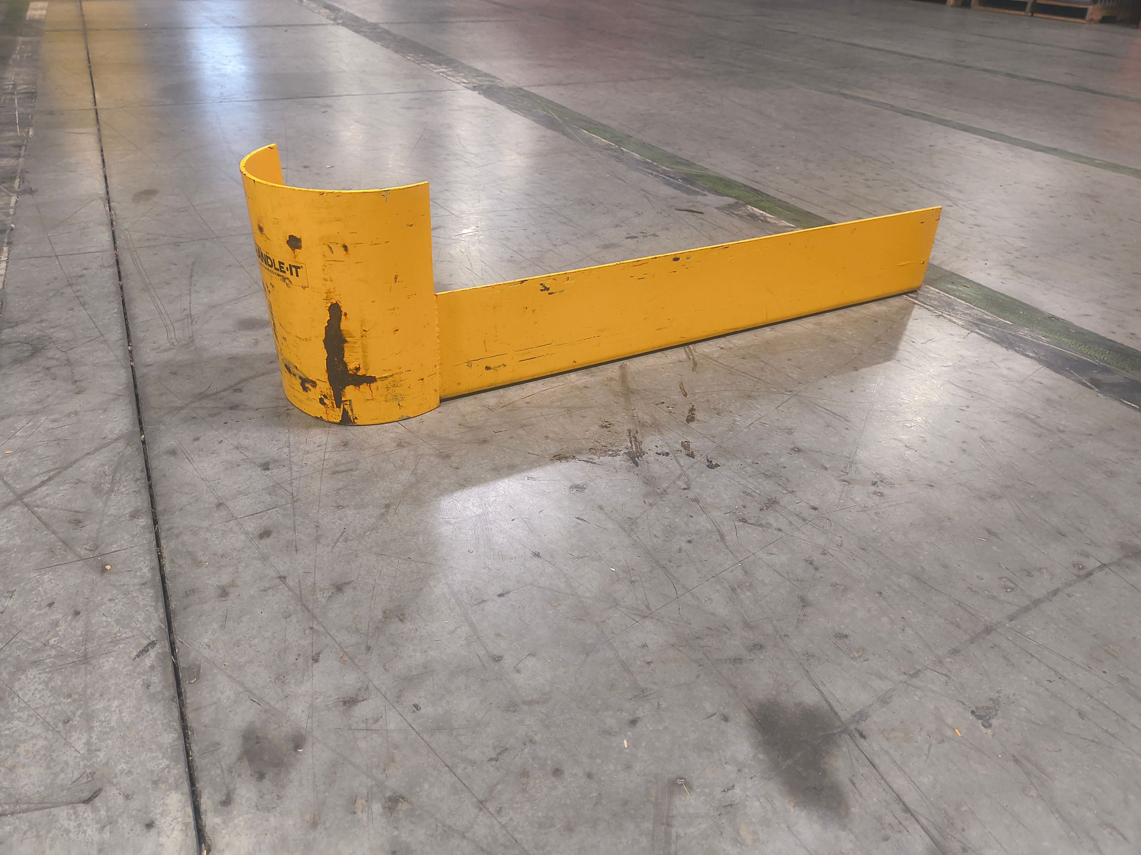 Handle It Aisle Guard - 42" x 4" x 6" - Right